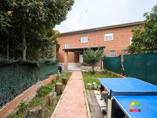 Casa adosada en Venta en Novés