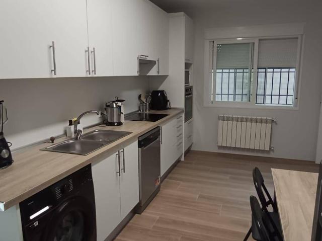 Casa adosada en Venta en Novés