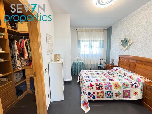 Casa adosada en venta en Novés. CASA PAREADA EN CASCO URBANO PARA ENTRAR A VIVIR!. Casas adosadas.