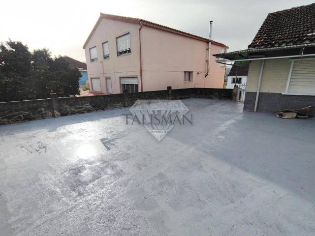 Casa adosada en Venta en Noia