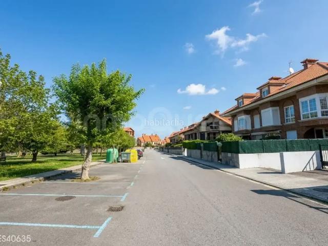 Casa adosada en venta en Noja, Ris. Venta de Chalet Adosado en Noja REES40635. Casas adosadas.