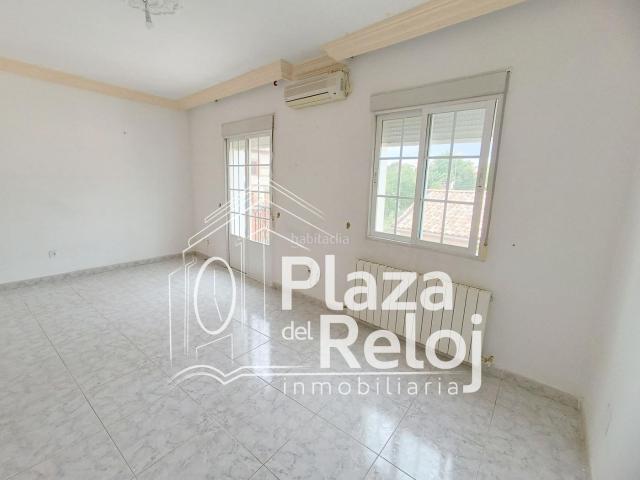 Casa adosada en venta en Navalcán. SE VENDE CASA DUPLEX EN NAVALCÁN. Casas adosadas.