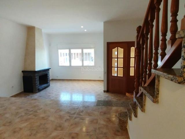 Casa adosada en venta en Navarcles. Casa reformada con garaje en venta. Casas adosadas.