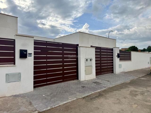 Casa adosada en venta en Nambroca. Chalet en una planta de Obra Nueva. Casas adosadas.