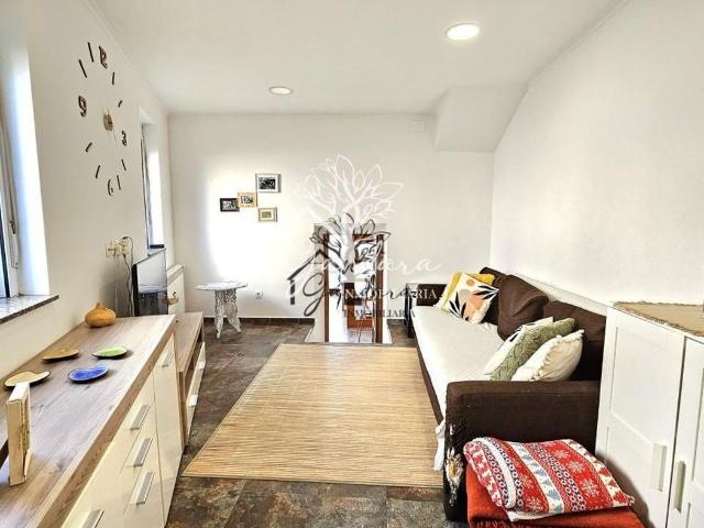 Casa adosada en venta en Narón, A Gándara. CASA DE PIEDRA ADOSADA Y REFORMADA, CON FINCA EN EL ALTO DEL CASTAÑO, NARÓN. Casas adosadas.