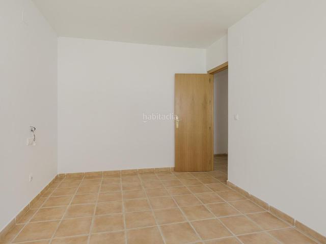 Casa adosada en venta en Nevada. VIVIENDA VPO EN LAROLES COMODIDAD, TRANQUILIDAD Y EXTRAS INCLUIDOS. Casas adosadas.