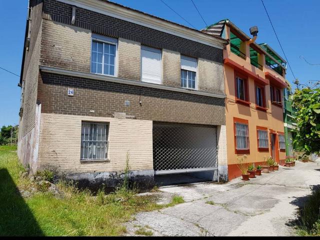 Casa adosada en Venta en Neda