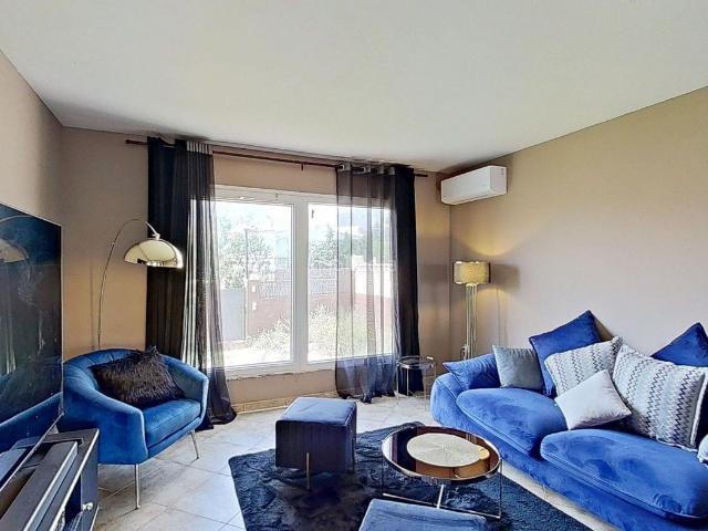 Casa adosada en venta en Nucia la, Coloma. Pareado con jardín y buhardilla en La Nucía. Casas adosadas Nucia.