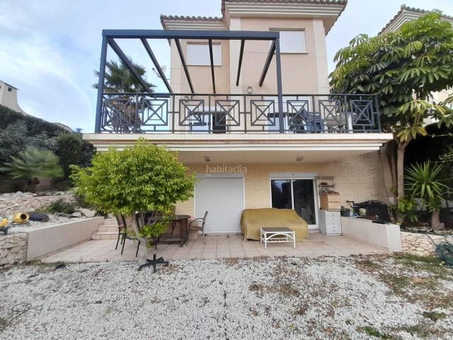 Casa adosada en venta en Nucia la, Montebello Nou Espai. Se vende chalet independependiente,zona Nou Espai Monte Vello www.eurocenterinmobiliaria.com. Casas adosadas Nucia.