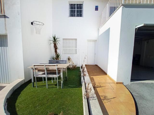 Casa adosada en venta en Nucia la, San Rafael Nucia Park. Chalet adosado de 3 dormitorios, garage y piscina con barbacoa y vistas en Alfaz del Pi. Casas adosadas Nucia.