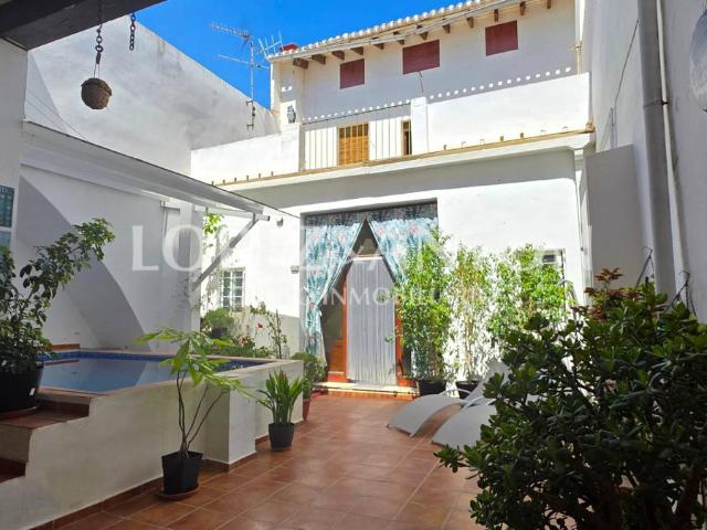 Casa adosada en Venta en Núcleo Urbano