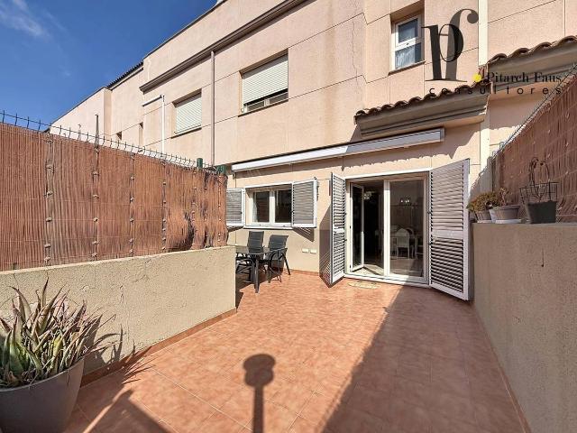 Casa adosada en Venta en Núcleo Urbano
