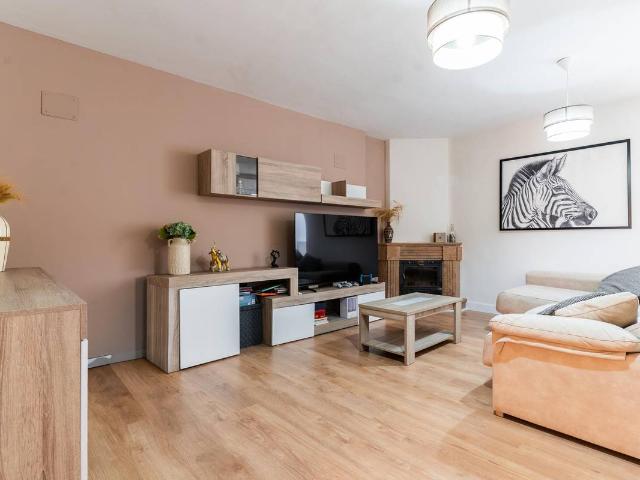 Casa adosada en Venta en Núcleo urbano