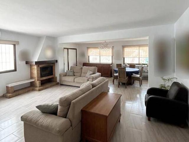Casa adosada en Venta en Nueva Andalucía centro