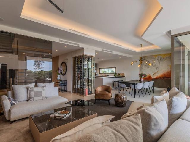 Casa adosada en Venta en Nueva Andalucía centro