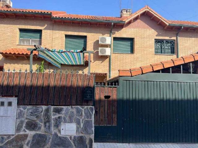 Casa adosada en venta en Numancia de la Sagra. INMUEBLE ALQUILADO SIN ACCESO AL INTERIOR. Casas adosadas Numancia de la.