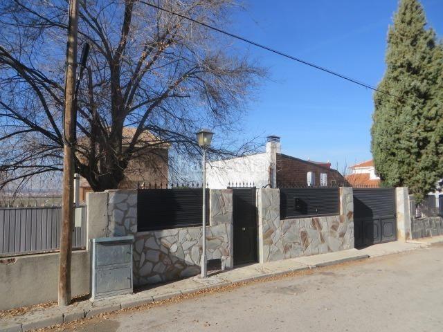 Casa adosada en venta en Numancia de la Sagra. Se vende Casa en Toledo Sin posesión. Casas adosadas Numancia de la.