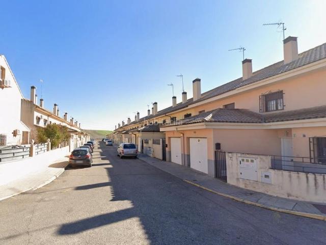 Casa adosada en venta en Numancia de la Sagra. Unifamiliar en venta en Numancia de la Sagra Toledo. Sin posesión No visitable. Casas adosadas Numancia de la.