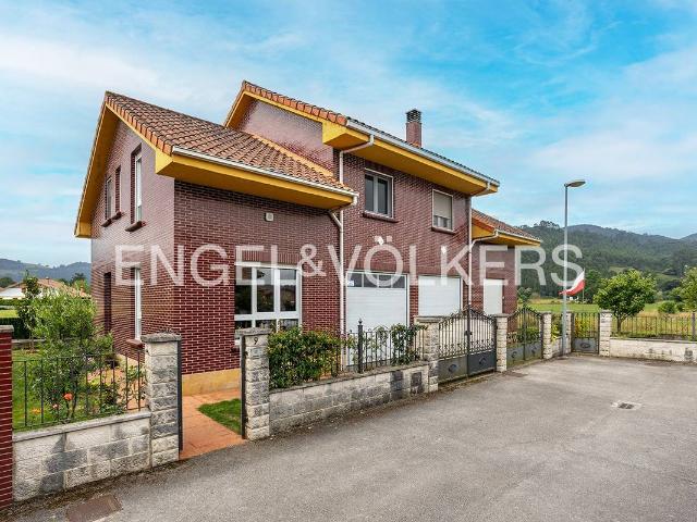 Casa adosada en Venta en Solórzano