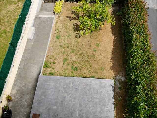 Casa adosada en venta en Sopuerta. ADOSADO CON JARDIN, TERRAZA, GRAN GARAJE Y TXOKO EN SOPUERTA. A 15 KILOMETROS DE LA PLAYA DE MUSKIZ. Casas adosadas.