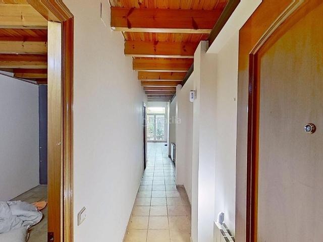 Casa adosada en venta en Sabadell, Covadonga. Casa tipo Loft junto a UAB Universidad. Casas adosadas.