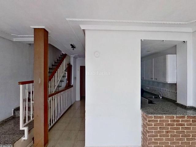 Casa adosada en venta en Sabadell, Ca n'Oriac. Casa adosada de 5 plantas en Calle de Osona, Sabadell. Casas adosadas.
