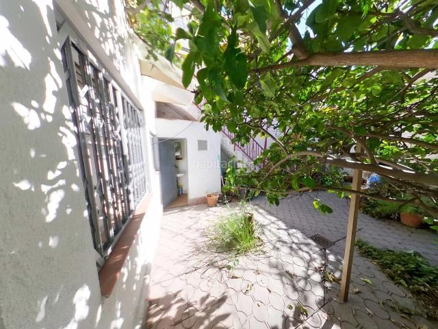 Casa adosada en venta en Sabadell, Ca n'Oriac. casa para dos familias. Casas adosadas.