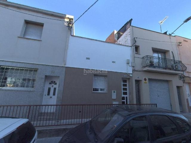 Casa adosada en venta en Sabadell, Ca n'Oriac. Venta de Adosado Sin Posesión en Sabadell. Casas adosadas.