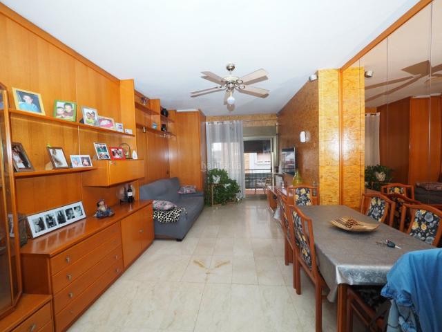Casa adosada en venta en Sabadell, Can Puiggener. Oportunidad para inversores!. Casas adosadas.