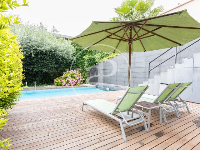 Casa adosada en venta en Sabadell, Centre. Casa en venta en el centro de Sabadell. Casas adosadas.