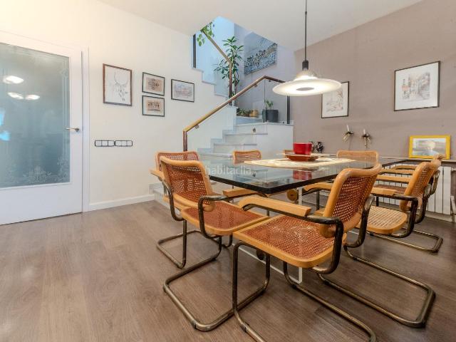 Casa adosada en venta en Sabadell, Creu de Barberà. Casa de 242 m2 en excelente estado. Casas adosadas.