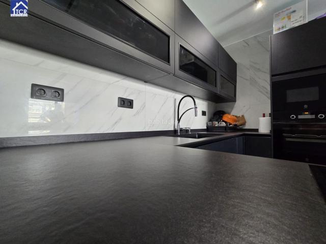 Casa adosada en venta en Sabadell, Creu de Barberà. Exclusivo Adosado Seminuevo en La Creu de Barberà, Sabadell. Casas adosadas.