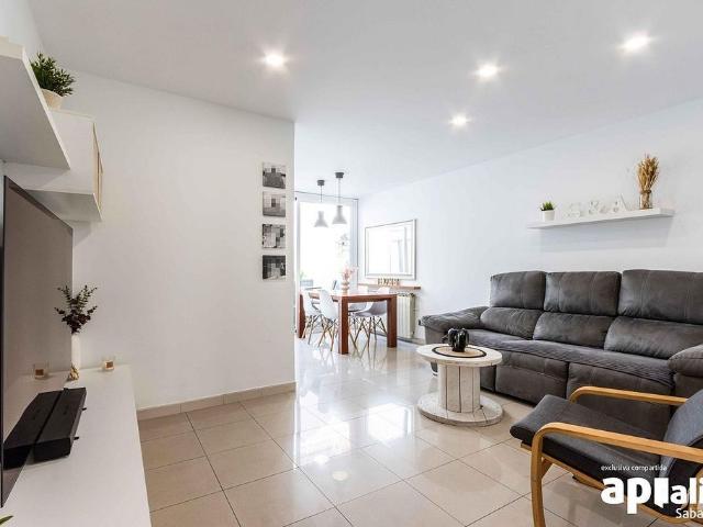 Casa adosada en venta en Sabadell, de 102 m² 3 habitaciones por 398.000
