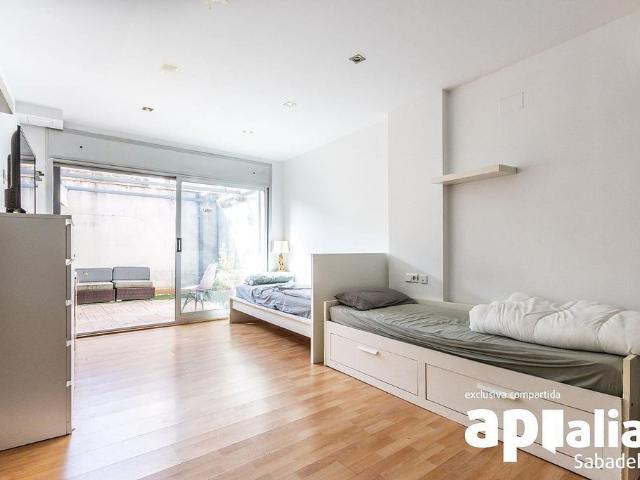 Casa adosada en venta en Sabadell, de 157 m² 4 habitaciones por 539.000