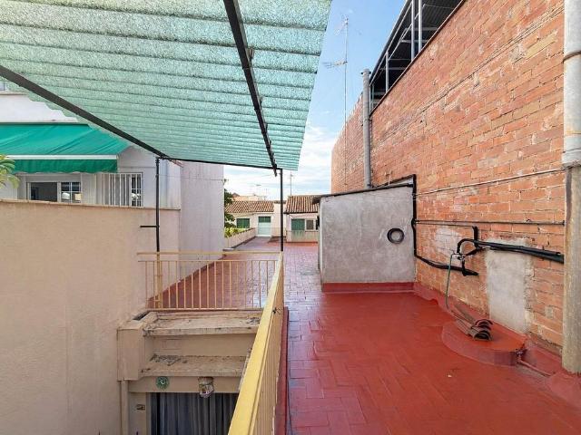 Casa adosada en venta en Sabadell, de 77 m² 3 habitaciones por 240.000