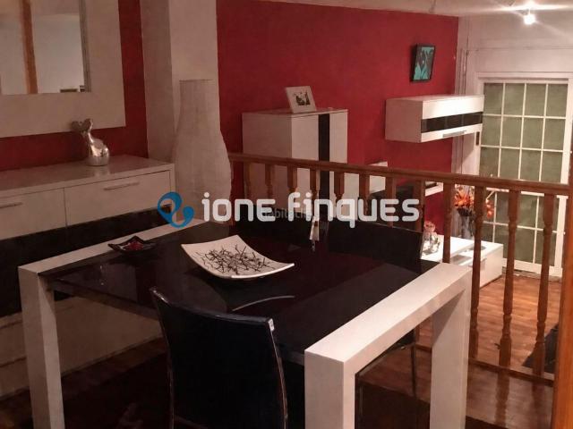 Casa adosada en venta en Sabadell, Torrent del Capellà. Ione Finques Ofrece. Casas adosadas.