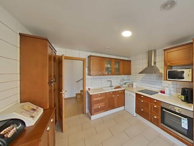 Casa adosada en venta en Sagunt, Nuevo Centro. Adosado amplio y luminoso en el nuevo centro de Puerto de Sagunto. Casas adosadas.