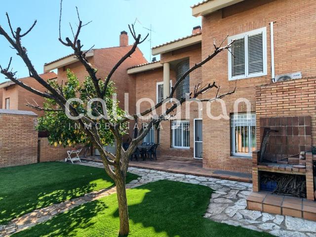 Casa adosada en venta en Sagunt, Nuevo Centro. Adosado en Puerto de Sagunto. Casas adosadas.