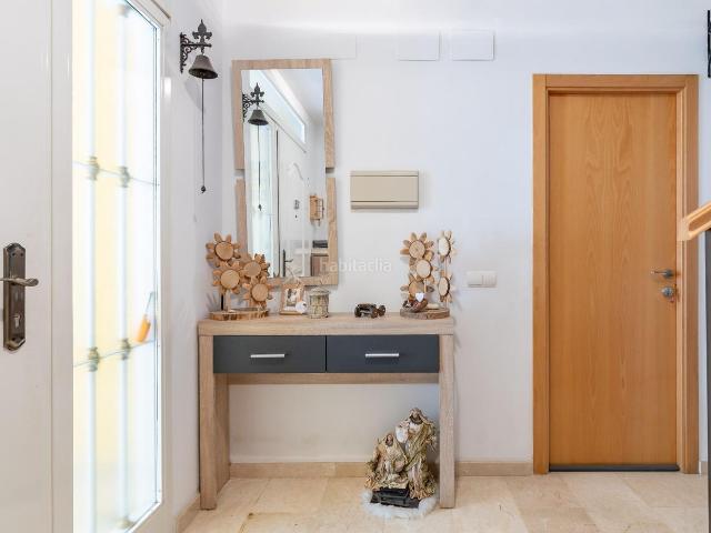 Casa adosada en venta en Sagunt, Avenida de Abril 9 de Octubre. ADOSADO CON GARAJE. Casas adosadas.