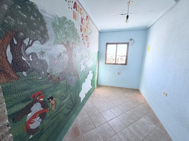 Casa adosada en venta en Sagunt, Centro El Castillo. Descubre tu nuevo hogar en el corazón histórico de SaguntoSagunt Presentamos una encantadora casa adosada en la zona Centro El Ca. Casas adosadas.