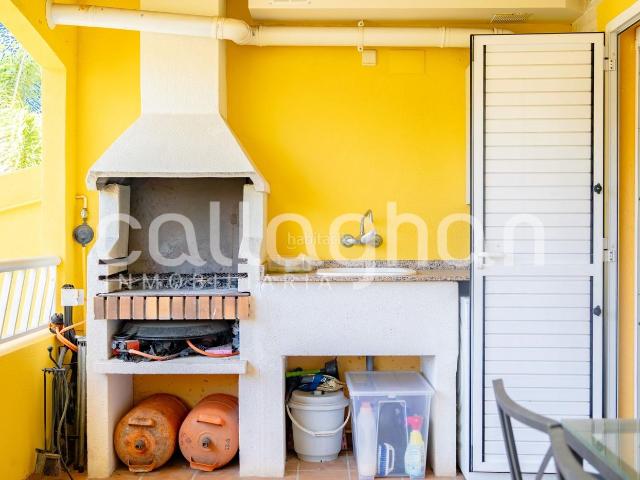 Casa adosada en venta en Sagunt, Corinto Almardà. Chalet Adosado en Calle Napols. Casas adosadas.