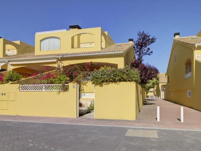Casa adosada en venta en Sagunt, Corinto Almardà. CHALET ADOSADO ESQUINERO A UN PASO DE LA PLAYA DE CORINTO. Casas adosadas.