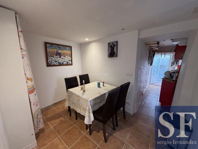 Casa adosada en venta en Salares. Casas adosadas.