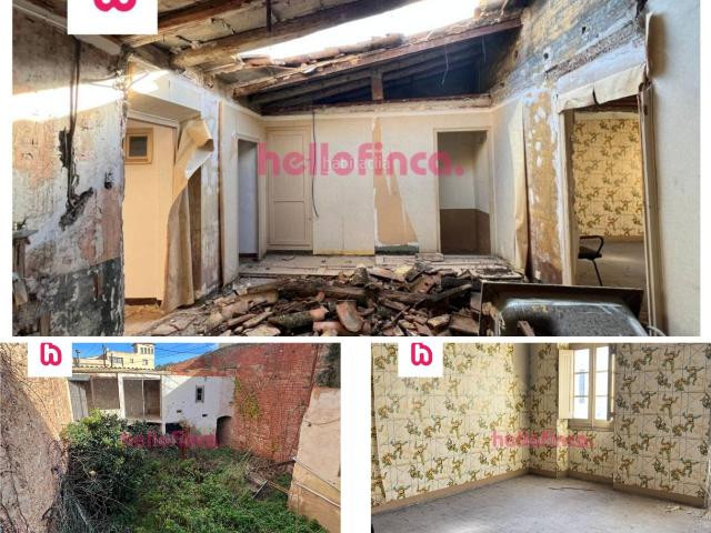 Casa adosada en venta en Salomó. Casa adosada con gran potencial en Salomó, frente al Ayuntamiento. Casas adosadas.