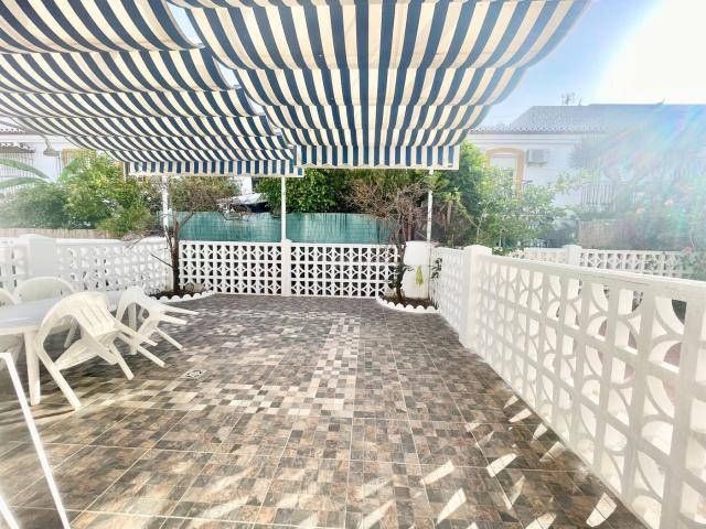 Casa adosada en venta en Salobreña, Salobreña Costa. Casa adosada en primera línea de playa en Salobreña!. Casas adosadas.