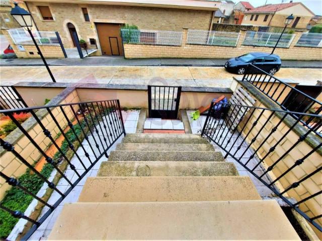 Casa adosada en Venta en Samaniego