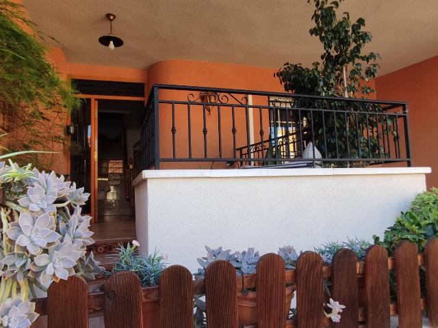 Casa adosada en Venta en San Miguel