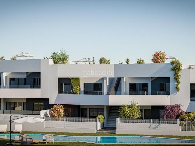Casa adosada en venta en San Miguel de Salinas. Casas adosadas San Miguel de.
