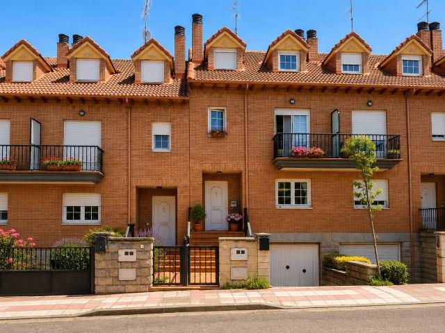 Casa adosada en Venta en San Andrés del Rabanedo pueblo