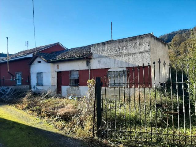 Casa adosada en Venta en San Claudio Trubia Las Caldas